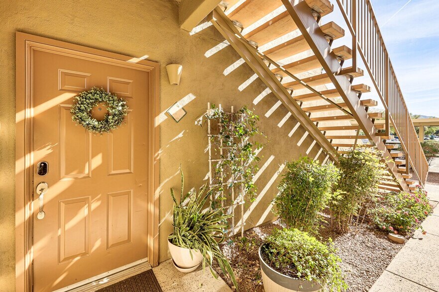 Building Photo - 5335 E Shea Blvd