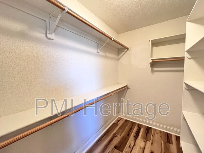 Building Photo - 4300 SW Limestone Ave