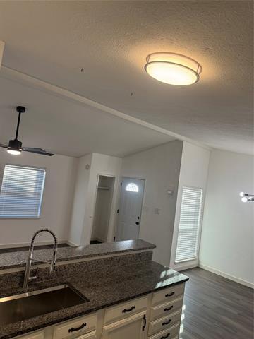 Building Photo - 4404 Chapman St