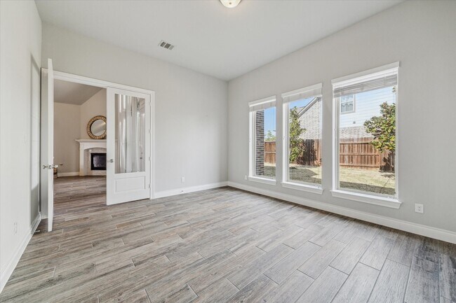 Building Photo - 16503 Whiteoak Canyon Dr