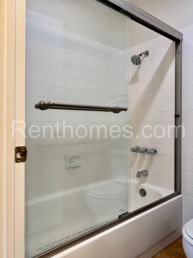 Building Photo - Mira Mesa, 8508 Summerdale Road #18 - Walk to shopping and park!