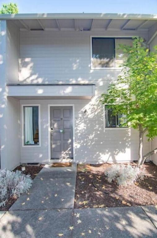 Building Photo - 1309 Maple Leaf Ct
