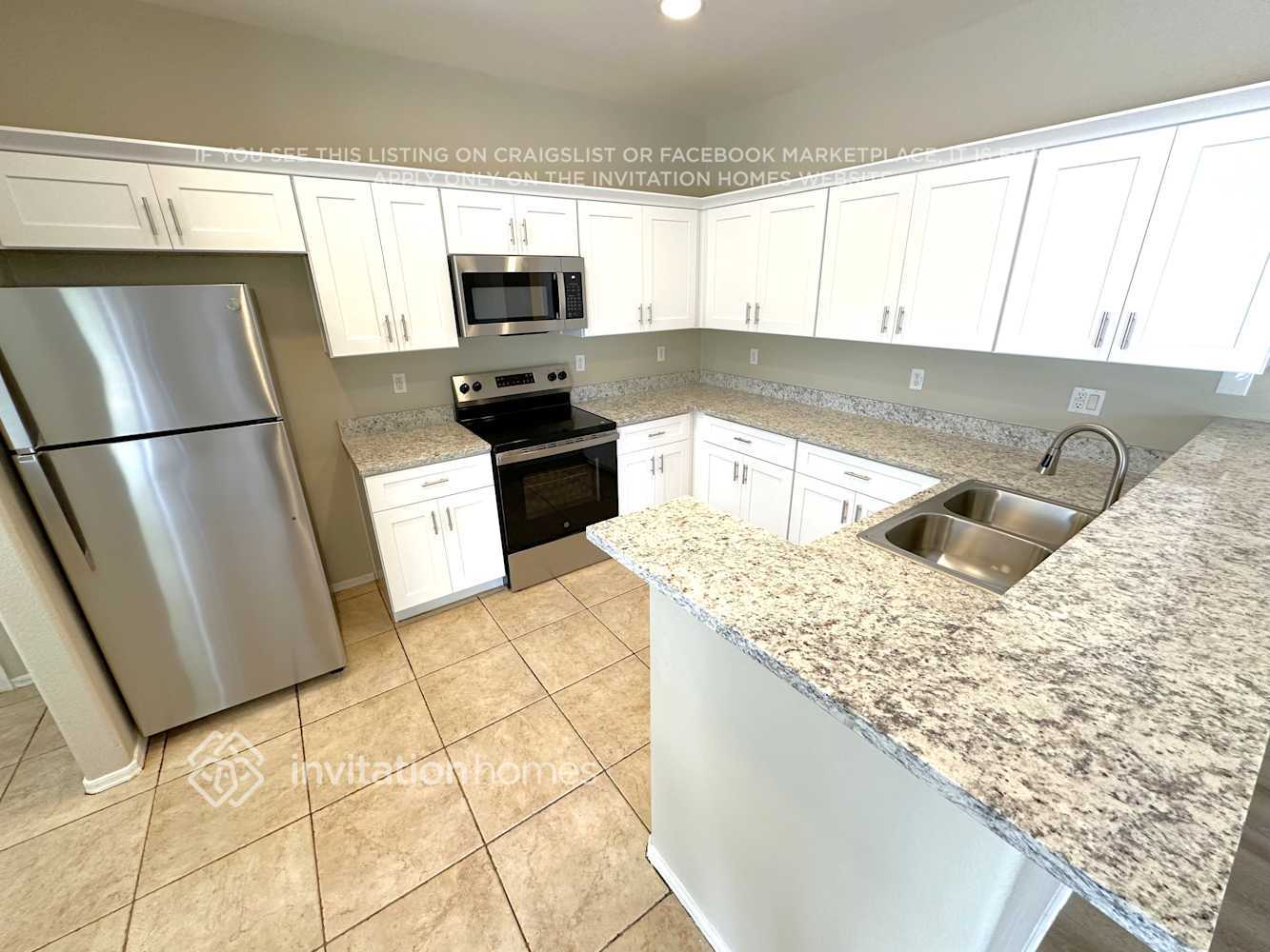 Building Photo - 7211 S 8th Terrace