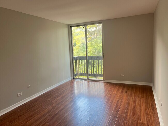 Building Photo - 5500 Hillcrest Ln
