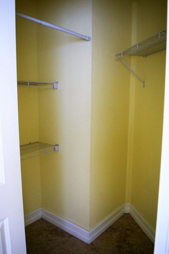 Building Photo - 3155 Royalston Ave