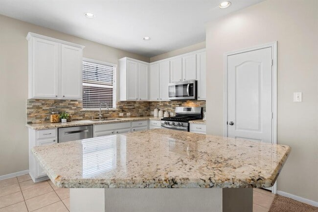 Building Photo - 2943 Smokey Forest Ln