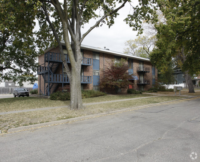 Primary Photo - 4840 Cleveland Avenue