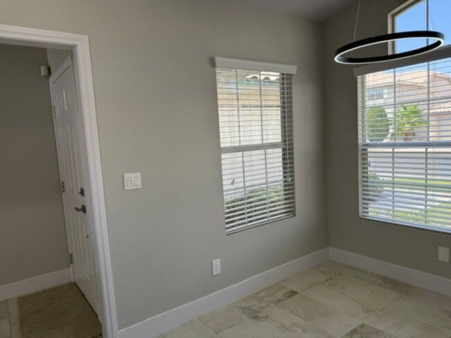 Building Photo - STUNNING 3BD/2BA SINGLE STORY BEAUTY IN THE HEART OF THE SOUTHWEST!!  **GORGEOUSLY REMODELED!! **...