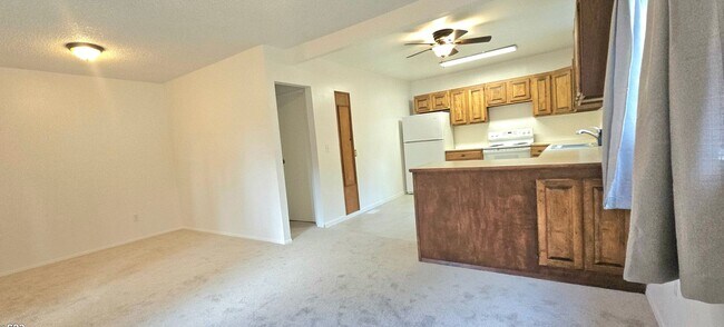 Building Photo - Sweet deal! 3bed/1bath Single Family home ...