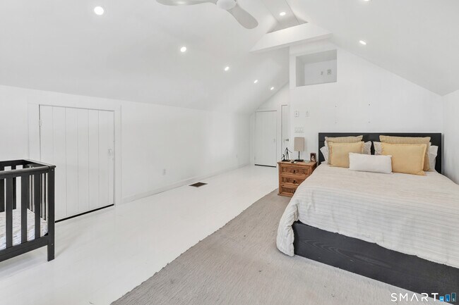 Building Photo - 70 Cranbury Rd