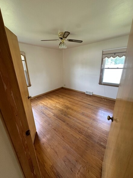 Building Photo - 3610 S Howell Ave