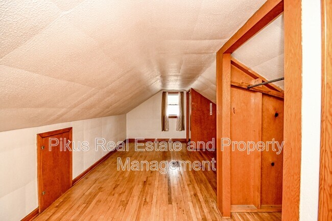 Building Photo - 919 Clarendon Ave NW