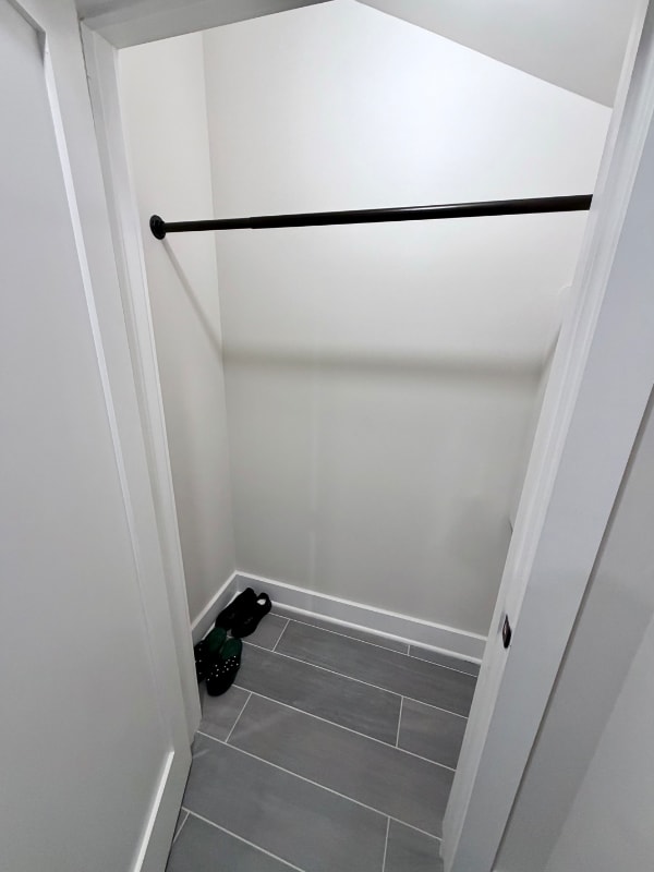 Building Photo - 824 18th St NE