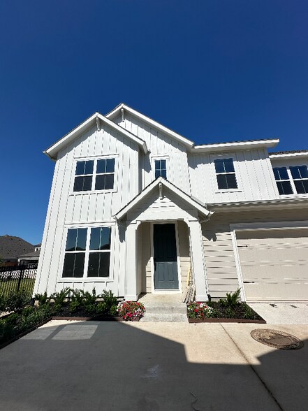 Primary Photo - 13357 Hedgebrook Pl