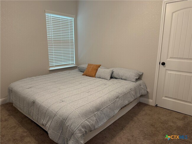 Building Photo - 1619 Sideoats Ln