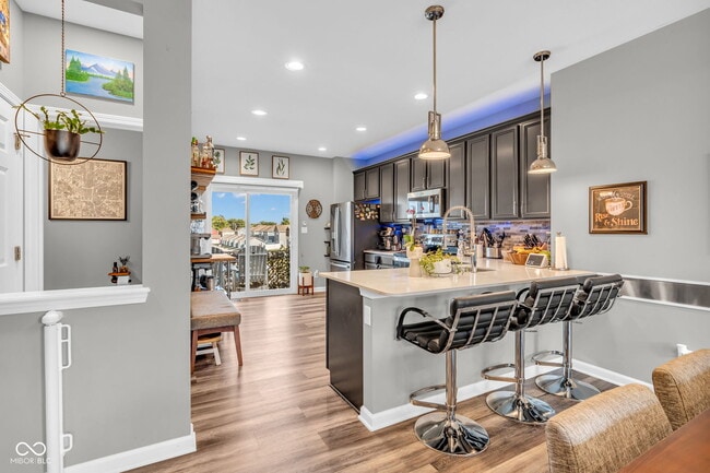 Building Photo - 315 Steeples Blvd