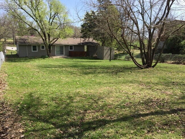 Building Photo - Lovely 3bed House off West Boulevard!!