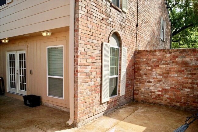 Building Photo - 5801 Lumberdale Rd