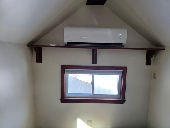 Building Photo - 612 Grove St