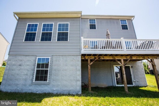 Building Photo - 5 Rye Creek Dr