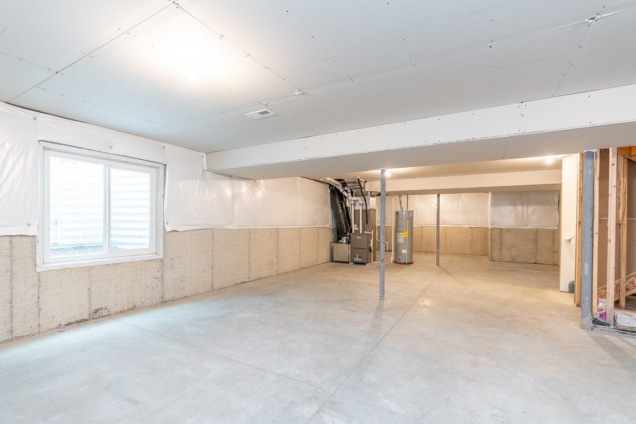 Building Photo - 205 Whitetail Trl