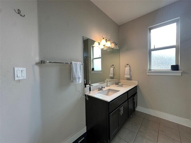 Building Photo - 8020 Annalise Dr
