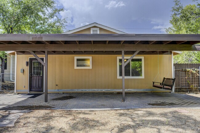 Building Photo - Home for Rent in Prescott!  - Alley Parking