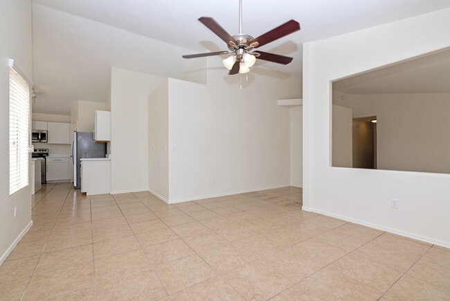Building Photo - Move-in ready home in Mesa!