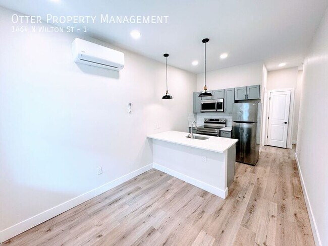 Building Photo - 1464 N Wilton St