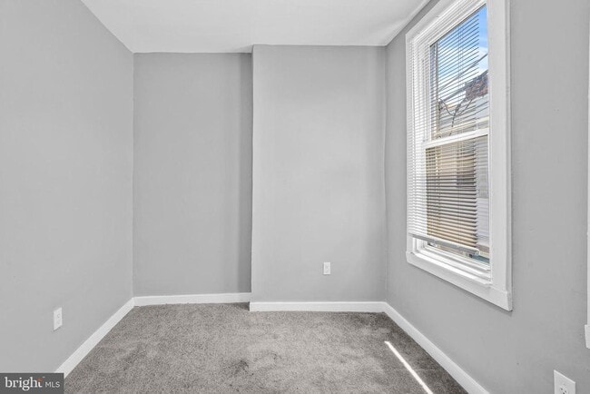 Building Photo - 510 E Willard St
