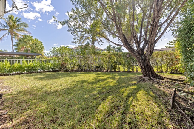 Building Photo - 1579 Banyan Way