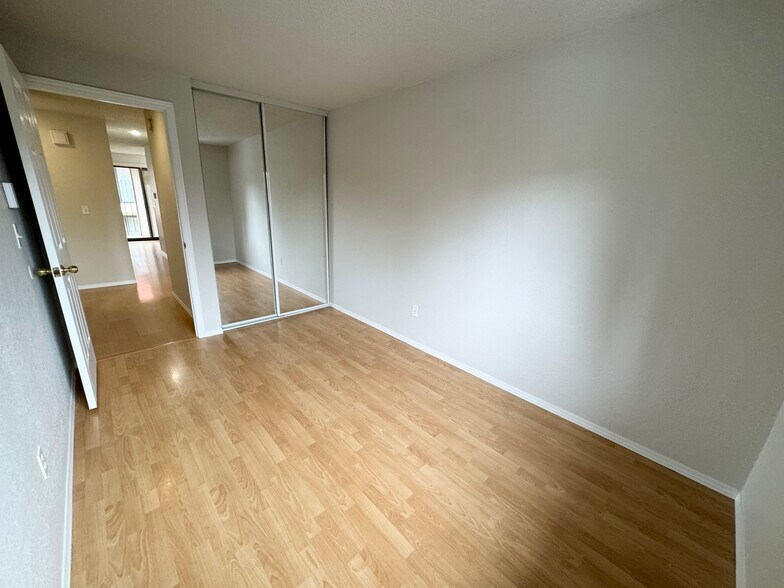 Building Photo - 15705 NE 18th St