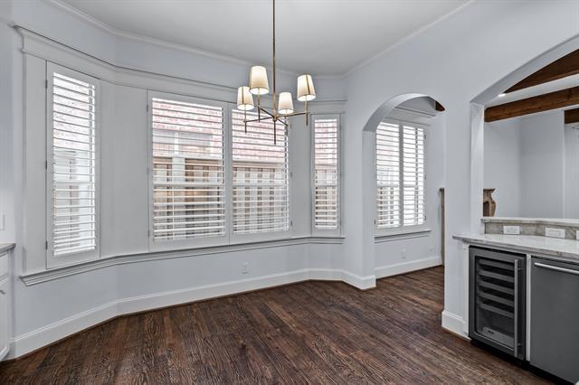 Building Photo - 4318 University Blvd