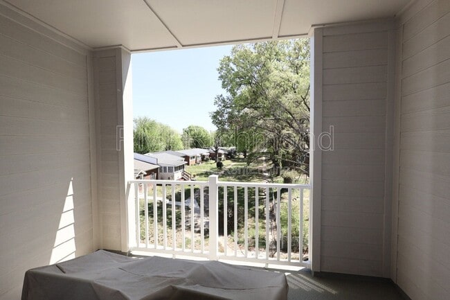 Building Photo - 1500 W Moore St