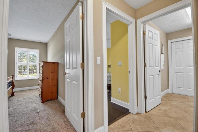 Building Photo - 108 Golfview Ct