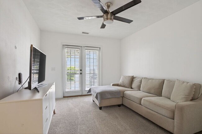 Building Photo - 207 Hearthstone Rch