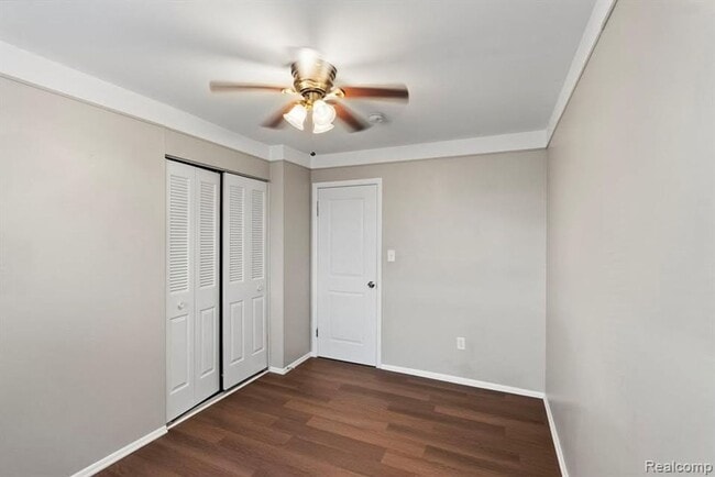 Building Photo - Gorgeous Madison Heights Gem!