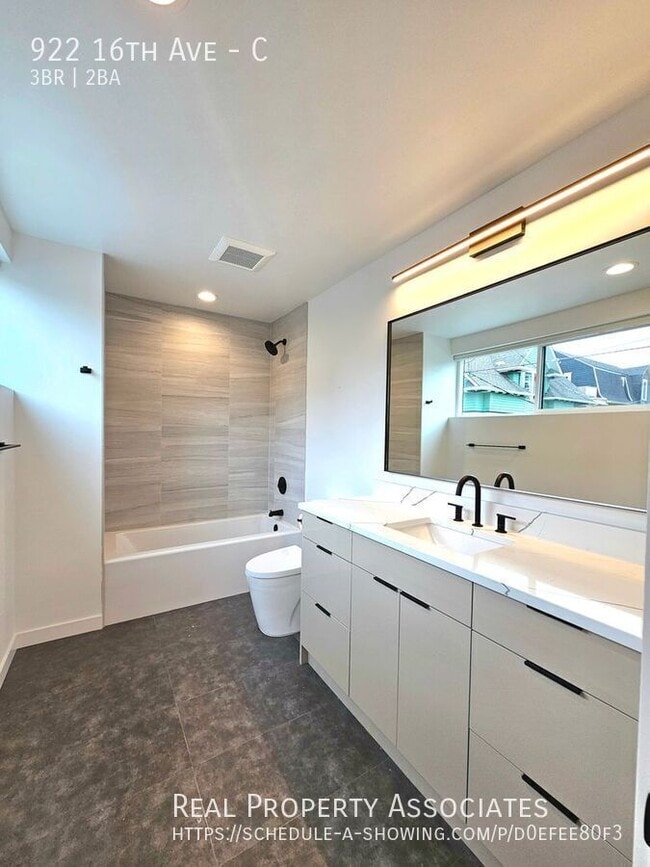 Building Photo - 922 16th Ave