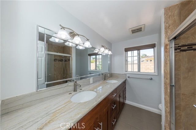 Building Photo - 4661 Woodhaven Dr