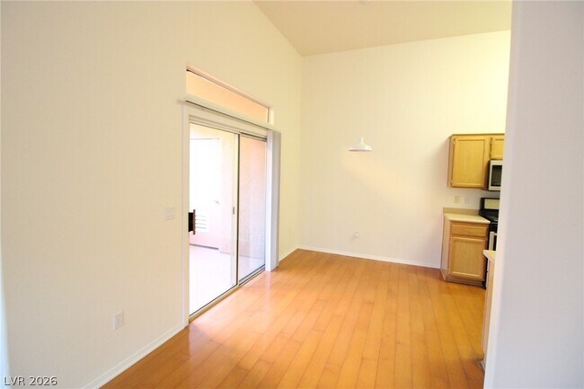 Building Photo - 700 Carnegie St