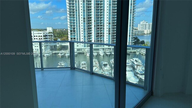 Building Photo - 17111 Biscayne Blvd