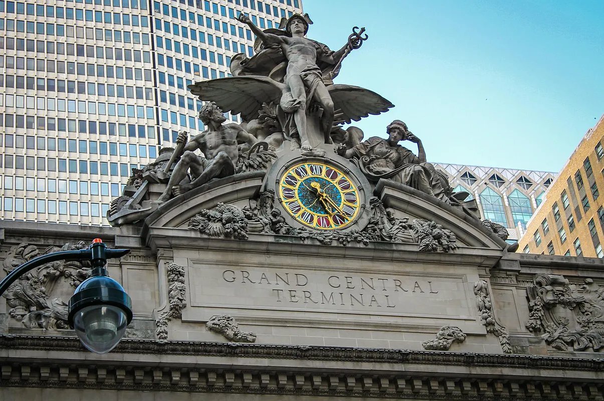 Building Photo - 138 E 38th St