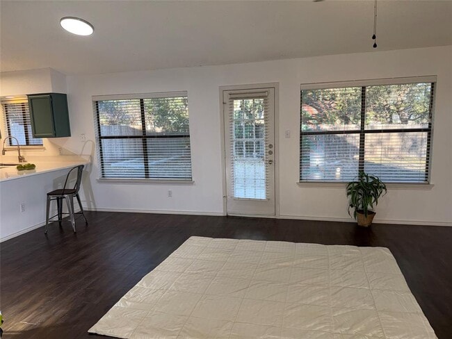 Building Photo - 1321 Piney Creek Ln