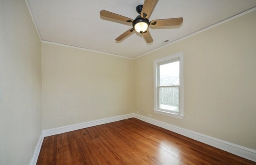 Building Photo - 1943 W Warner Ave