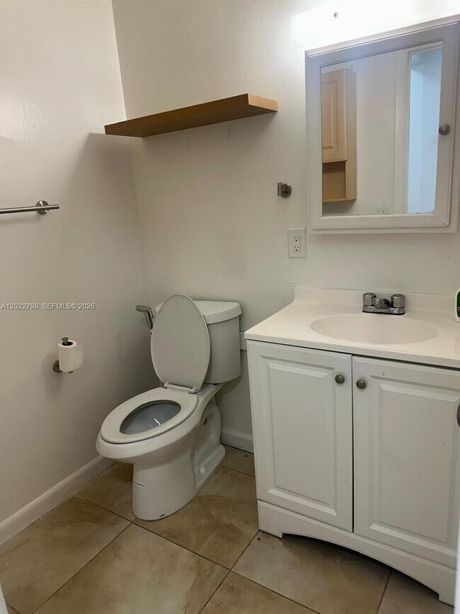 Building Photo - 1115 SW 136th Pl