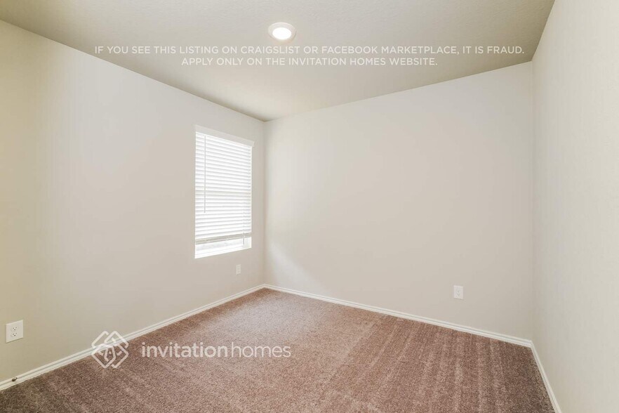 Building Photo - 5747 Leon Pl