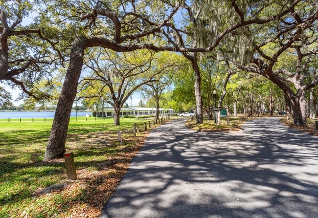 Building Photo - 1/1  Clearwater Duplex -  available now