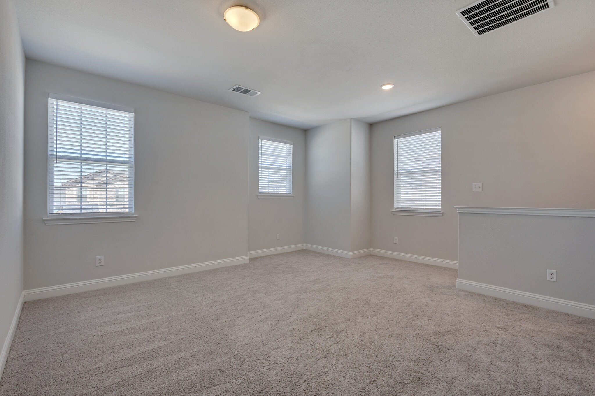 Building Photo - 724 Amenduni Ln