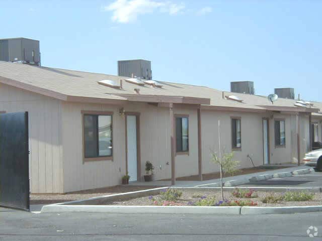 Building Photo - 331 E Elvira Rd