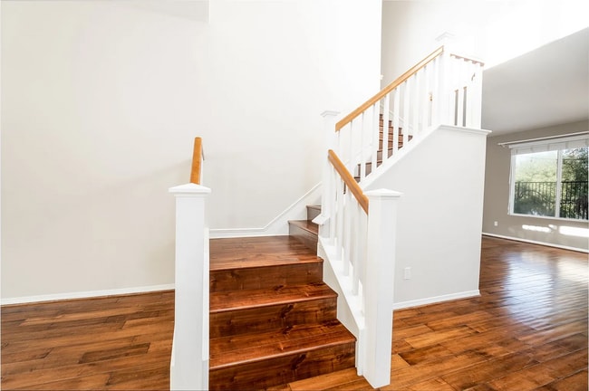 Building Photo - 25357 Avanti Ct